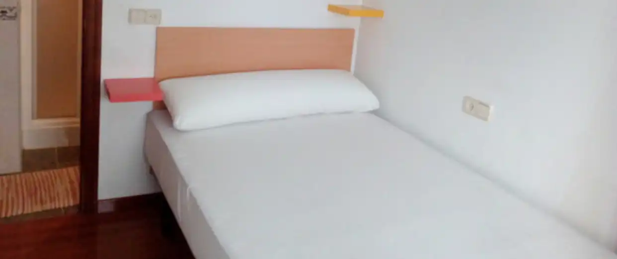 Habitación de Piso de alquiler en Santiago de Compostela  con Amueblado