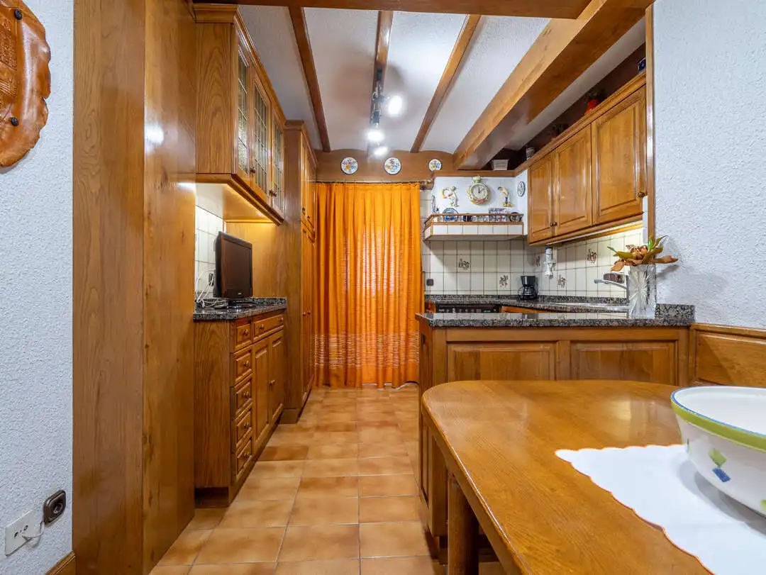 Küche von Wohnung zum Verkauf in Zarautz mit Heizung, Privatgarten und Terrasse