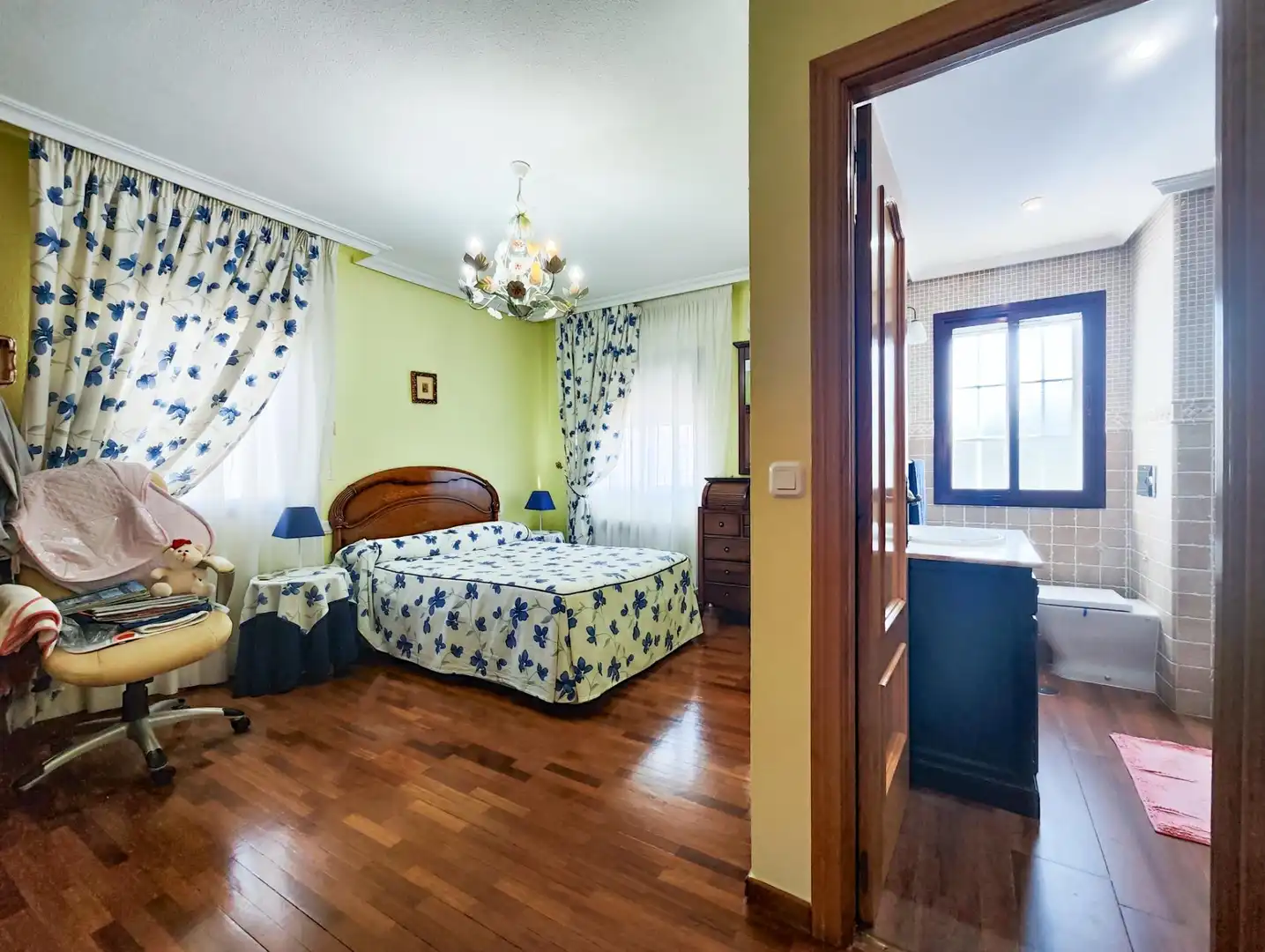 Dormitori de Casa o xalet en venda en Puertollano amb Aire condicionat, Calefacció i Jardí privat