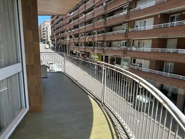 Vista exterior de Piso en venta en Manresa con Calefacción, Terraza y Balcón