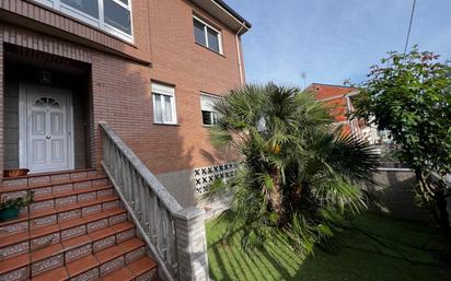 Jardí de Casa adosada en venda en Ponferrada amb Calefacció, Jardí privat i Traster