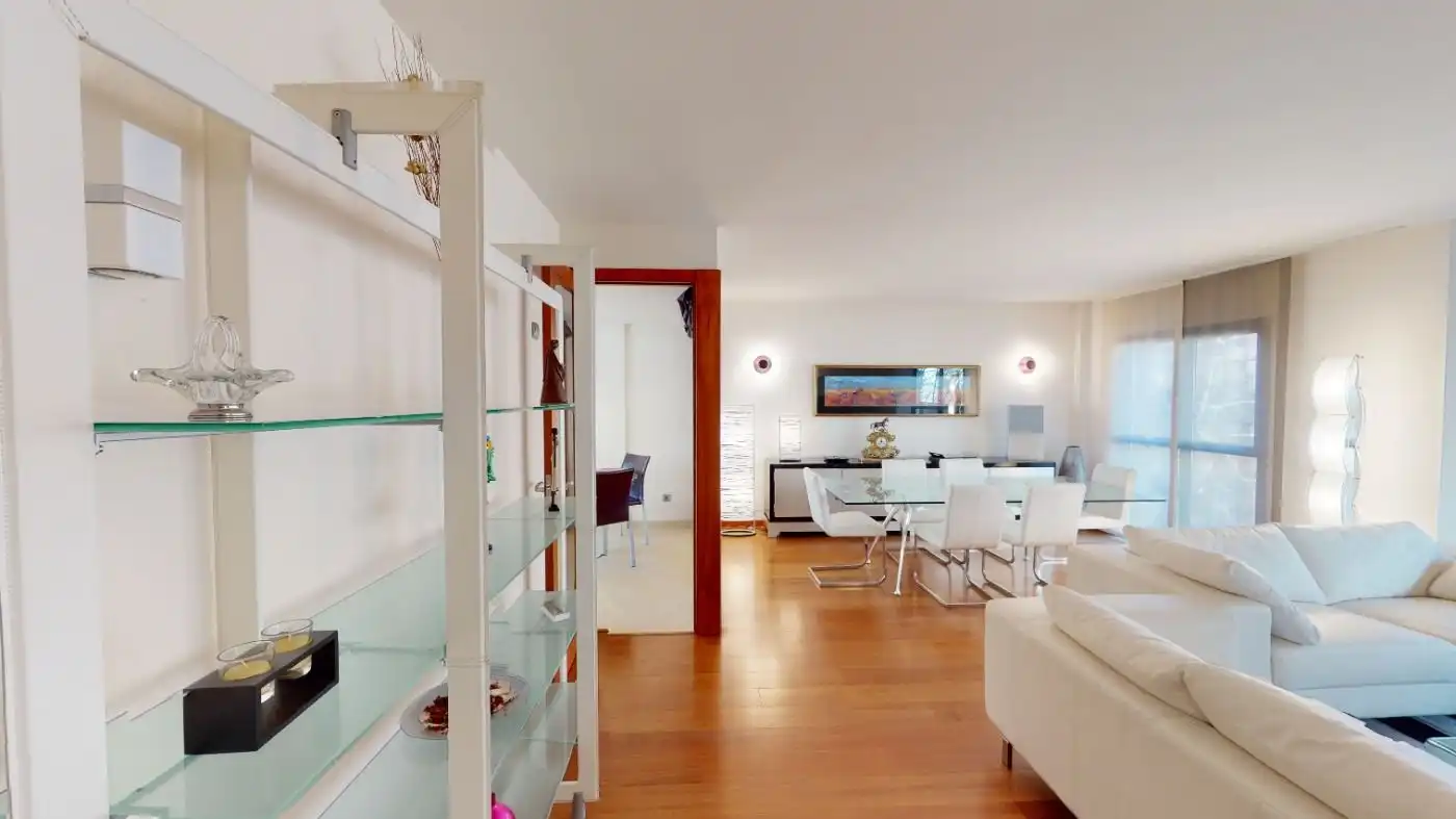 Piso con terraza en venta en Calle Baró de Pinopar 14, imagen 8