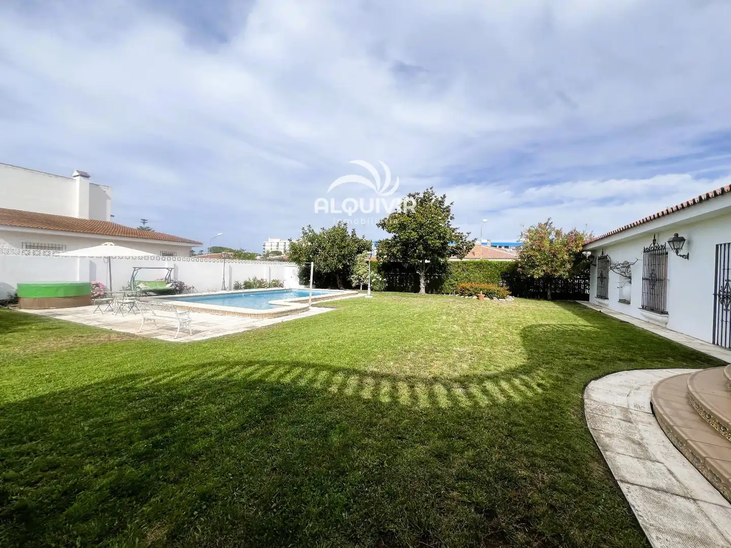 Casa o chalet en venta en Almonte con Terraza, Trastero y Piscina