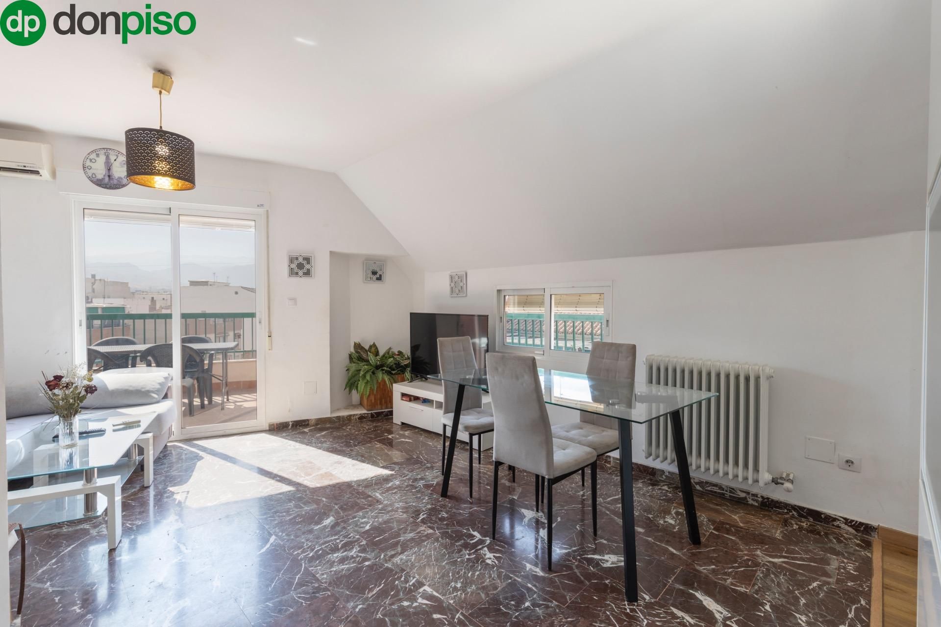 Esszimmer von Dachboden zum verkauf in  Granada Capital mit Klimaanlage, Heizung und Terrasse