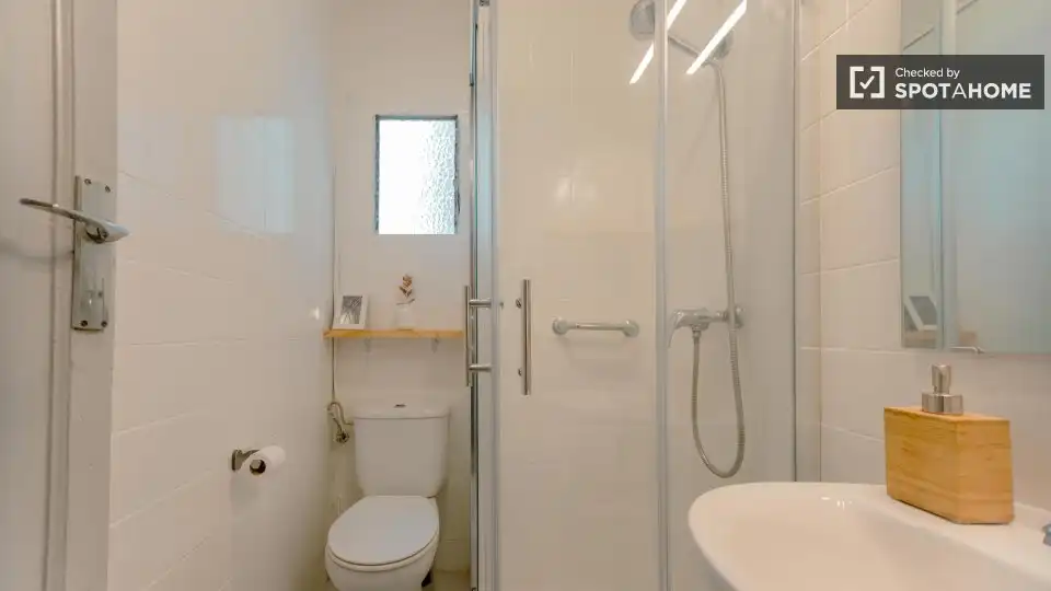 Flat with terrace to rent in L'Eixample, imagen 5