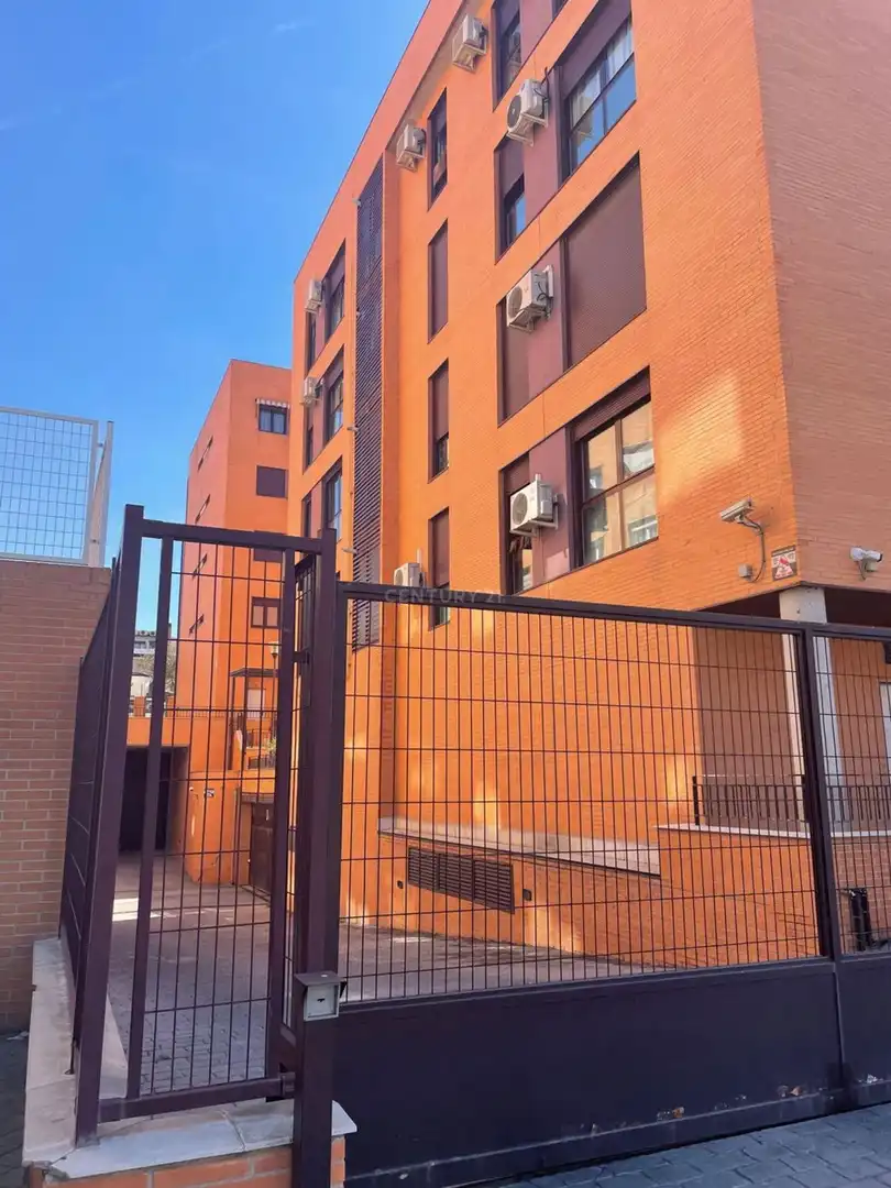 Außenansicht von Garage zum Verkauf in Rivas-Vaciamadrid