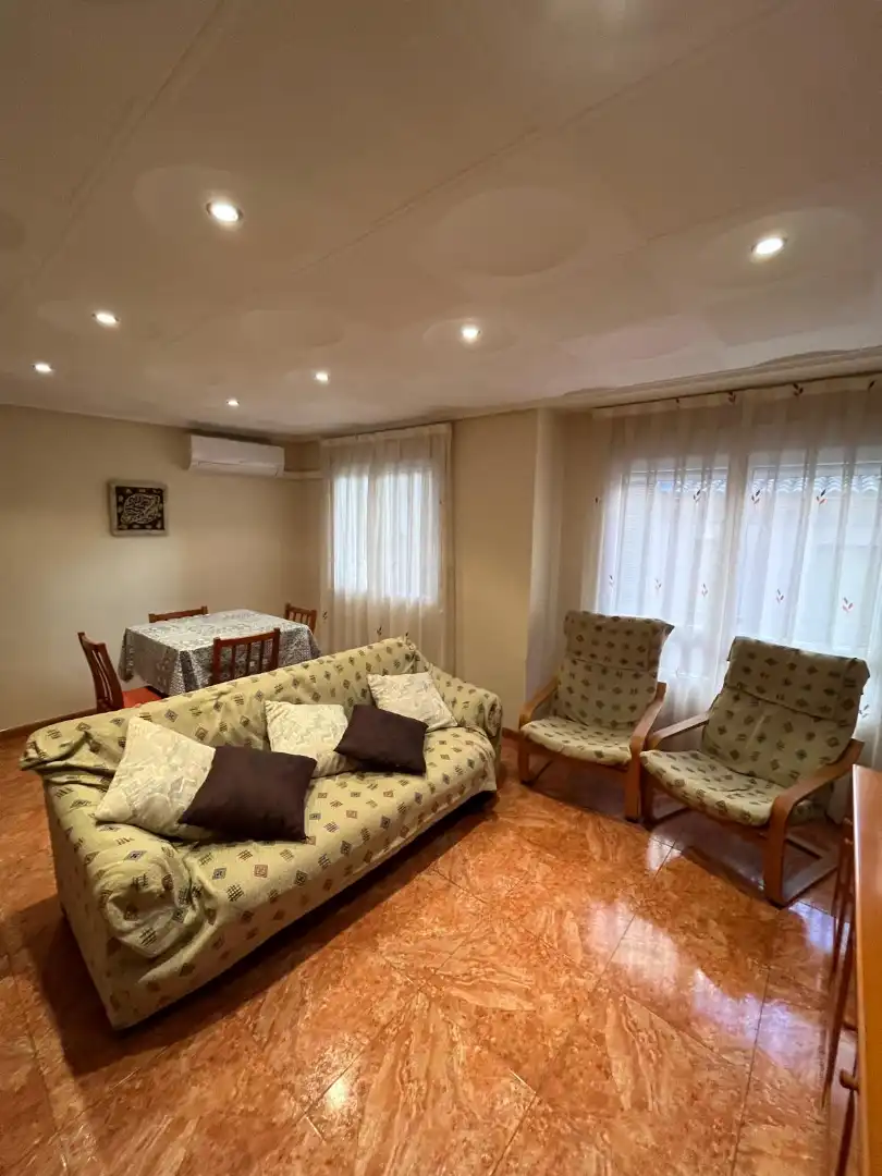Living room of Flat for rent in Zaragoza  with Heating, Furnished and Oven