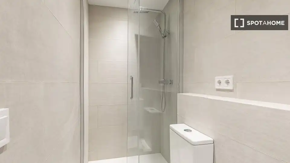 Flat with terrace to rent in Ciutat Vella, imagen 3