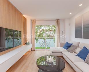 Sala d'estar de Apartament en venda en  Barcelona Capital amb Aire condicionat i Balcó