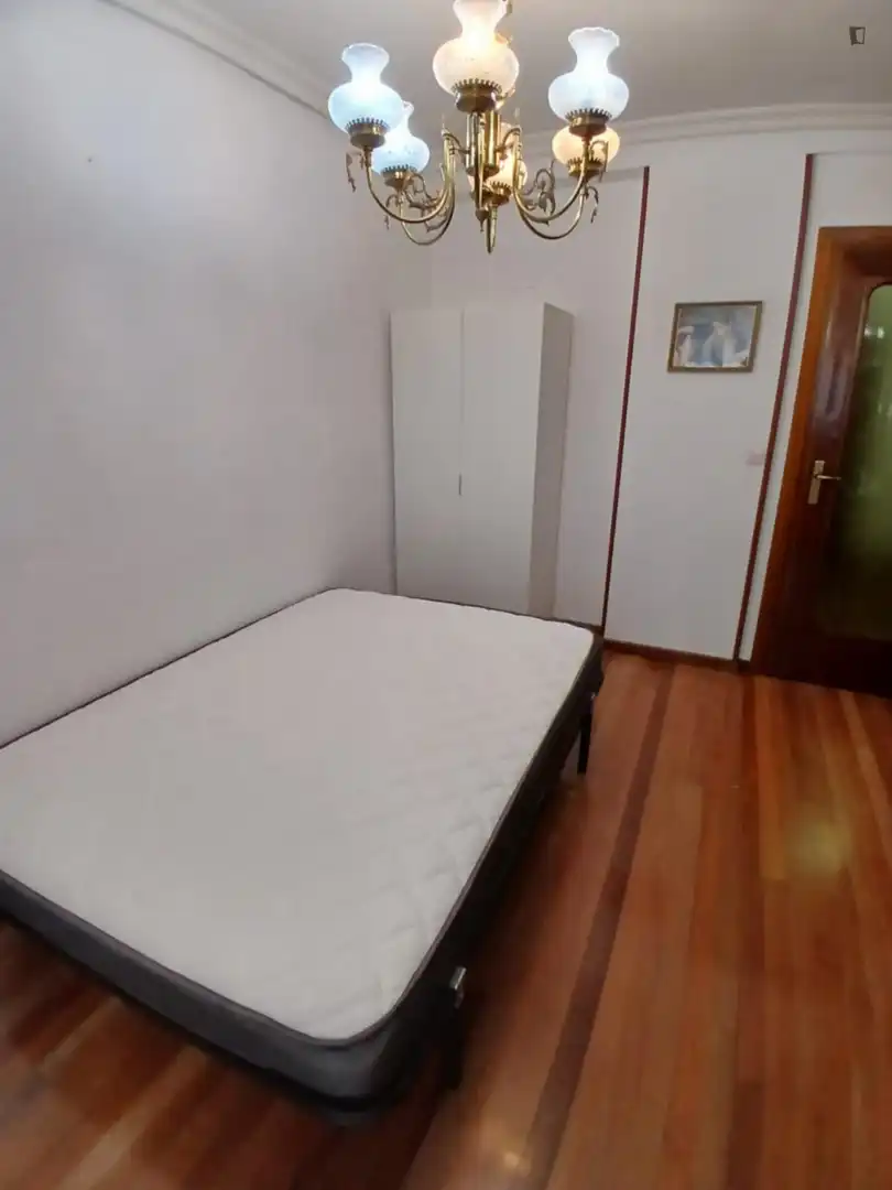 Dormitori de Apartament per a compartir en Valladolid amb Moblat, Forn i Rentadora