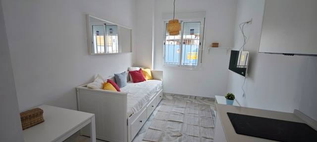 Estudio en Alquiler en Calle Lope de Rueda, 222 en Fuente Alegre - El Chaparral - Los Morales