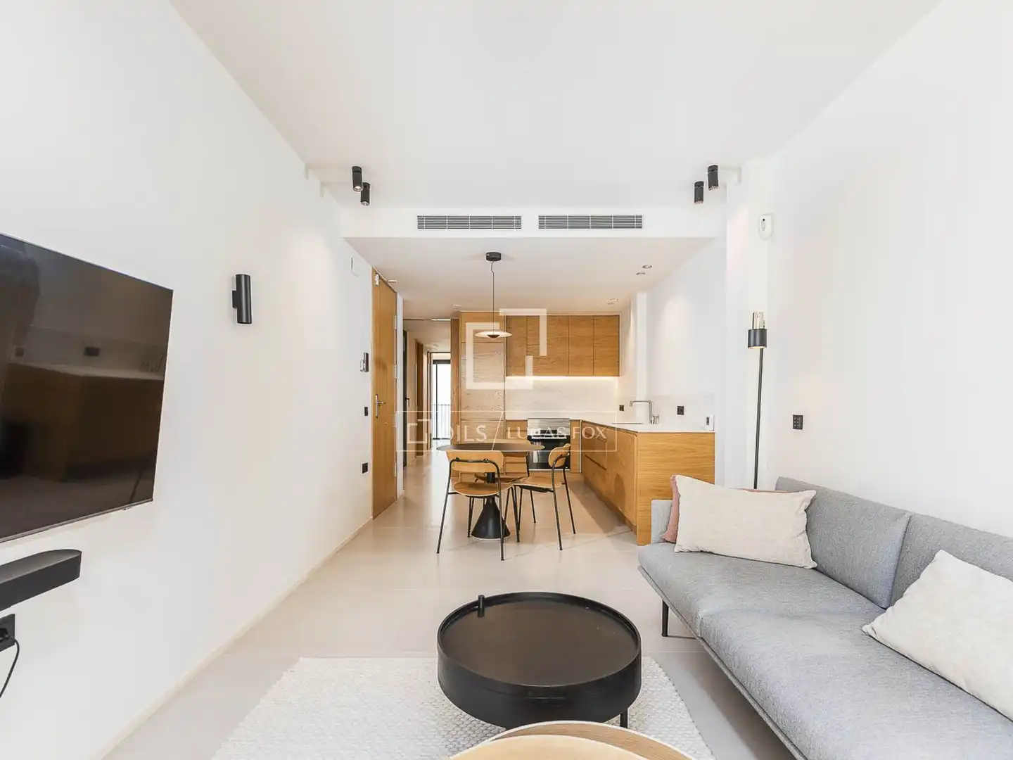 Sala d'estar de Pis en venda en Barcelona amb Aire condicionat, Calefacció i Parquet