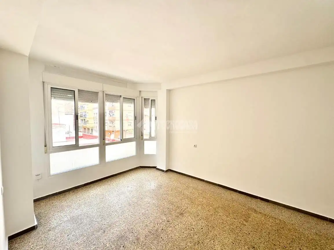 Vista exterior de Piso en venta en Almería