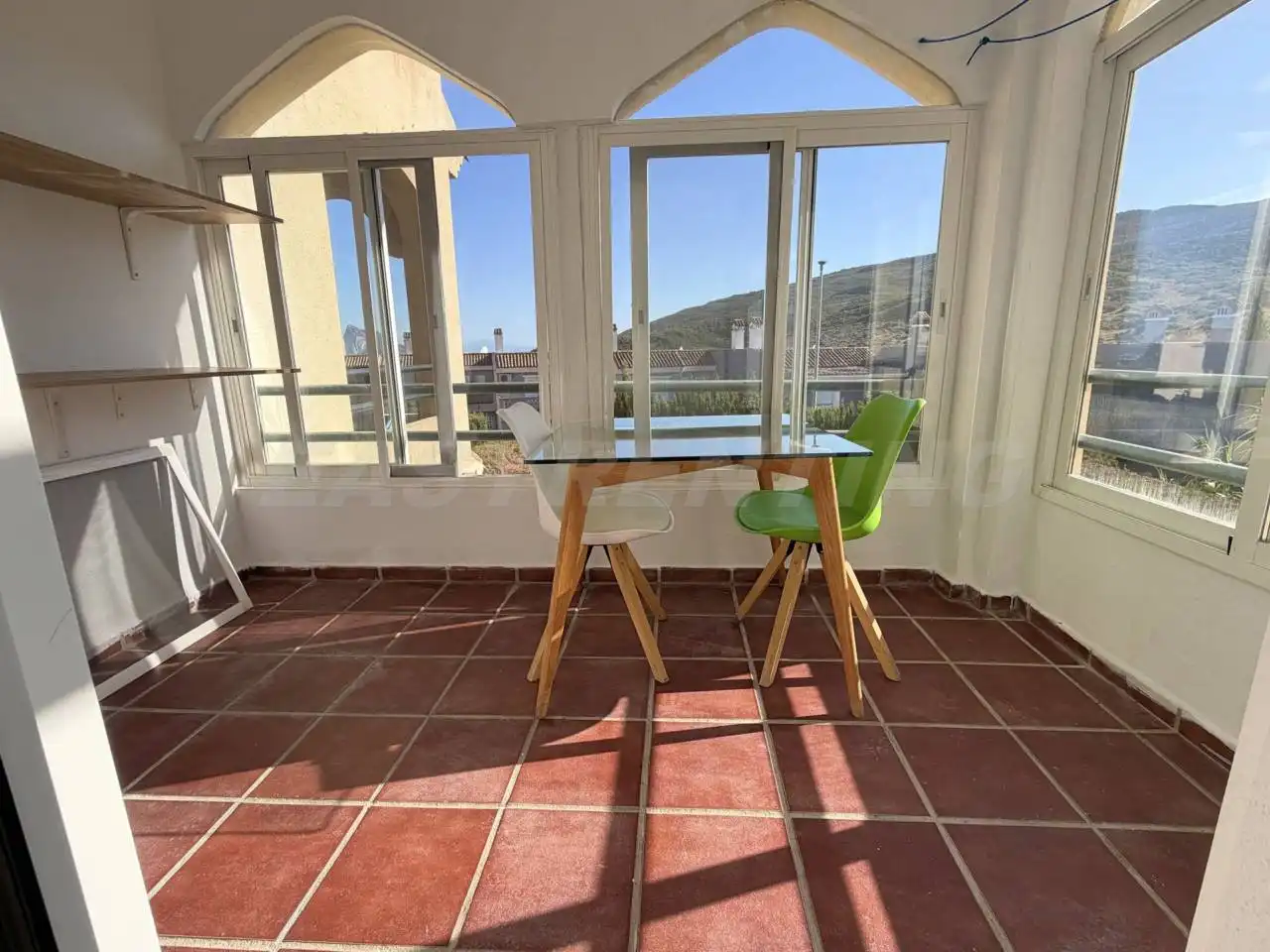 Terraza de Piso en venta en La Línea de la Concepción con Terraza, Amueblado y Alarma