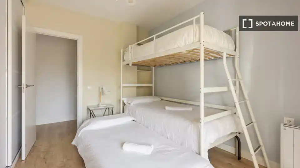 Bedroom of Apartments for share in Málaga  with Air Conditioner, Terrace and Furnished