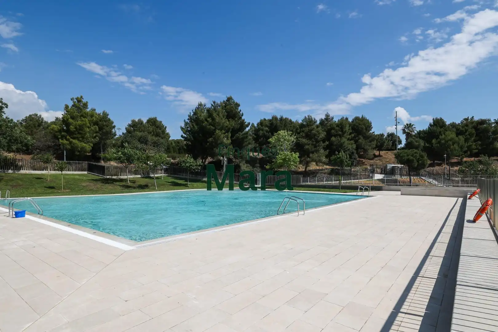 Piscina de Garaje en venta en Sant Boi de Llobregat