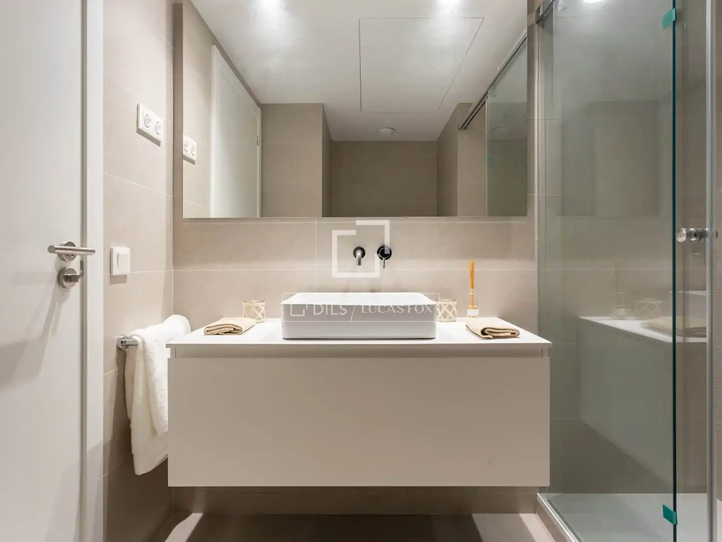 Bathroom of Flat for sale in Barcelona  with Air Conditioner, Heating and Terrace