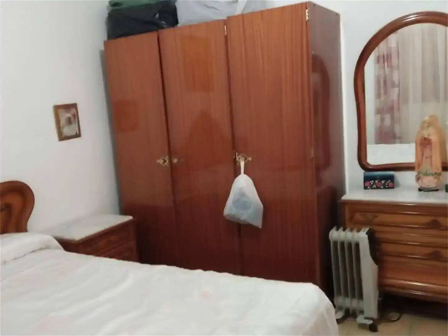 Dormitori de Casa adosada en venda en  Granada Capital