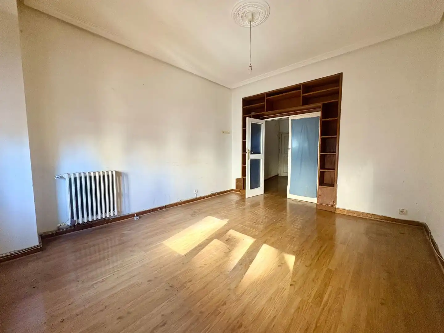 Schlafzimmer von Wohnung zum Verkauf in Oviedo  mit Heizung