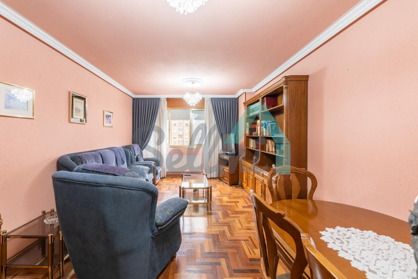 Sala d'estar de Pis en venda en Avilés amb Calefacció, Parquet i Terrassa