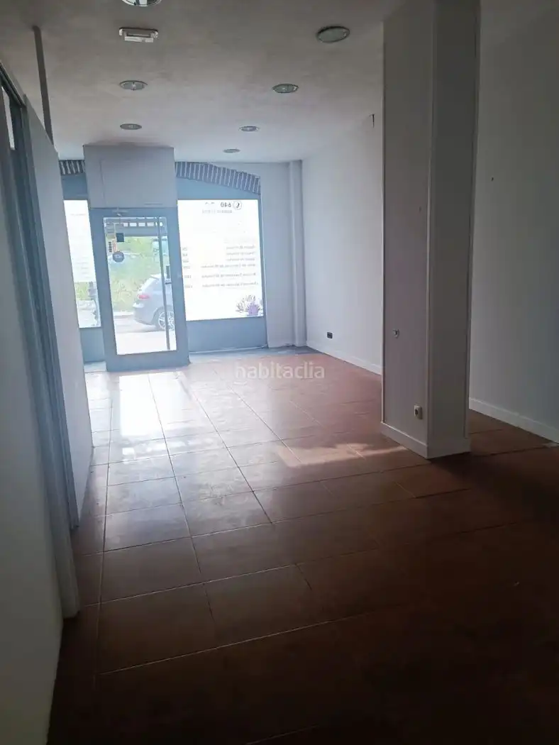 Local comercial en venta en Calle Sevillanos 18, imagen 3