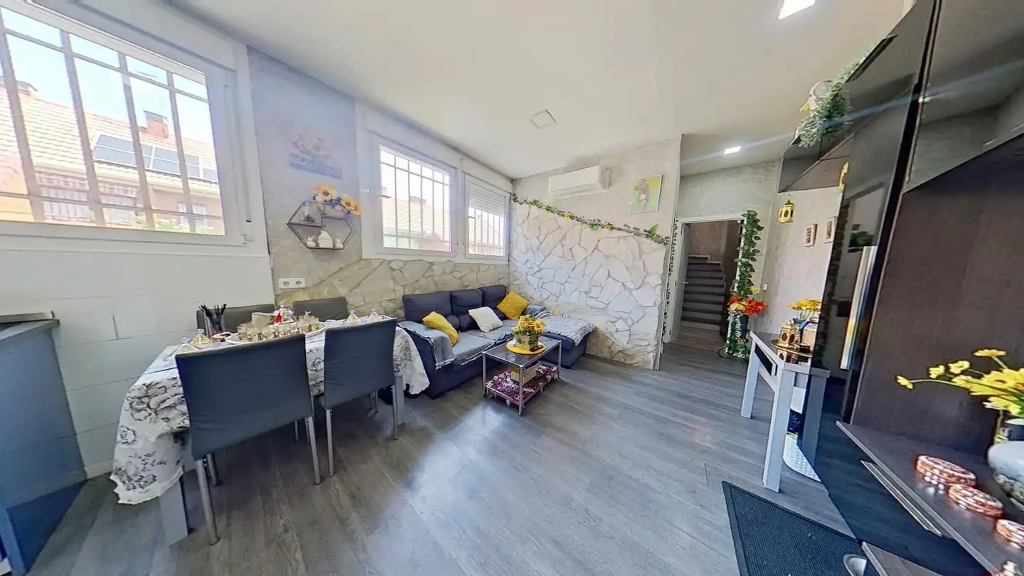 Sala d'estar de Planta baixa en venda en Getafe amb Aire condicionat, Calefacció i Moblat