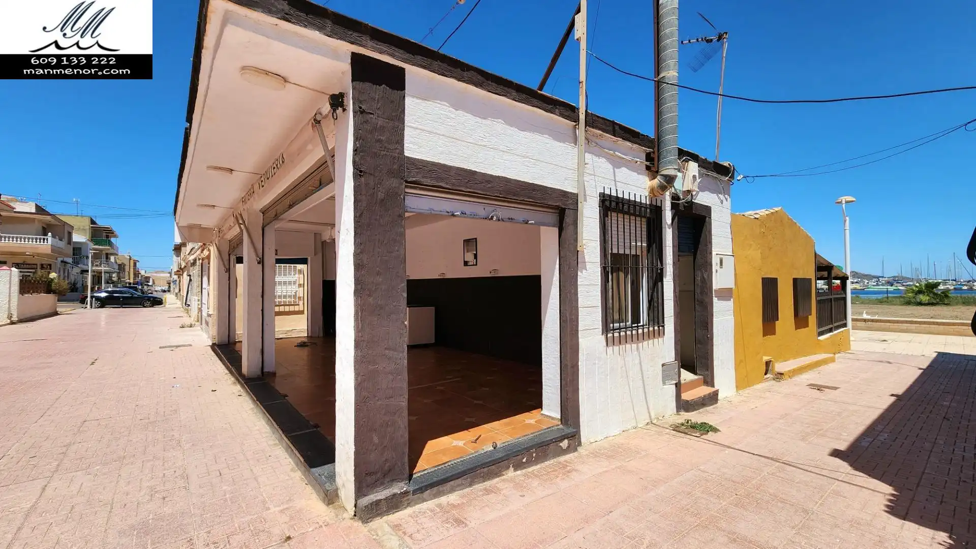 Vista exterior de Local en venta en Cartagena