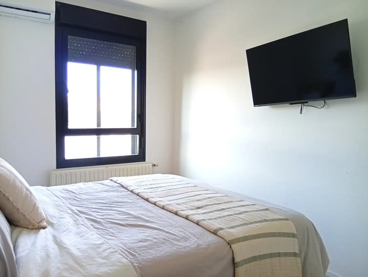 Bedroom of Flat for sale in Madrid  with Air Conditioner, Heating and Storage room