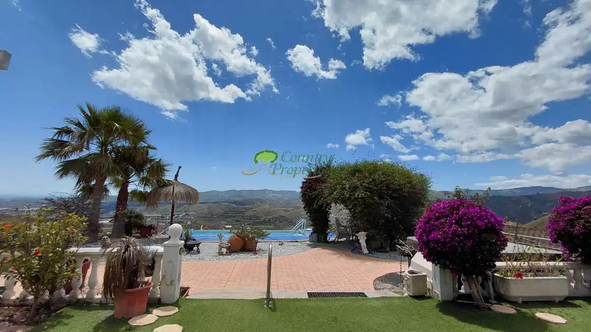 Terrassa de Finca rústica en venda en Vélez-Málaga amb Aire condicionat, Terrassa i Traster