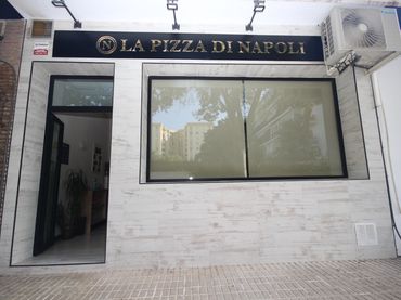Locale commerciale in vendita a Calle de Ramón Gómez de la Serna 11