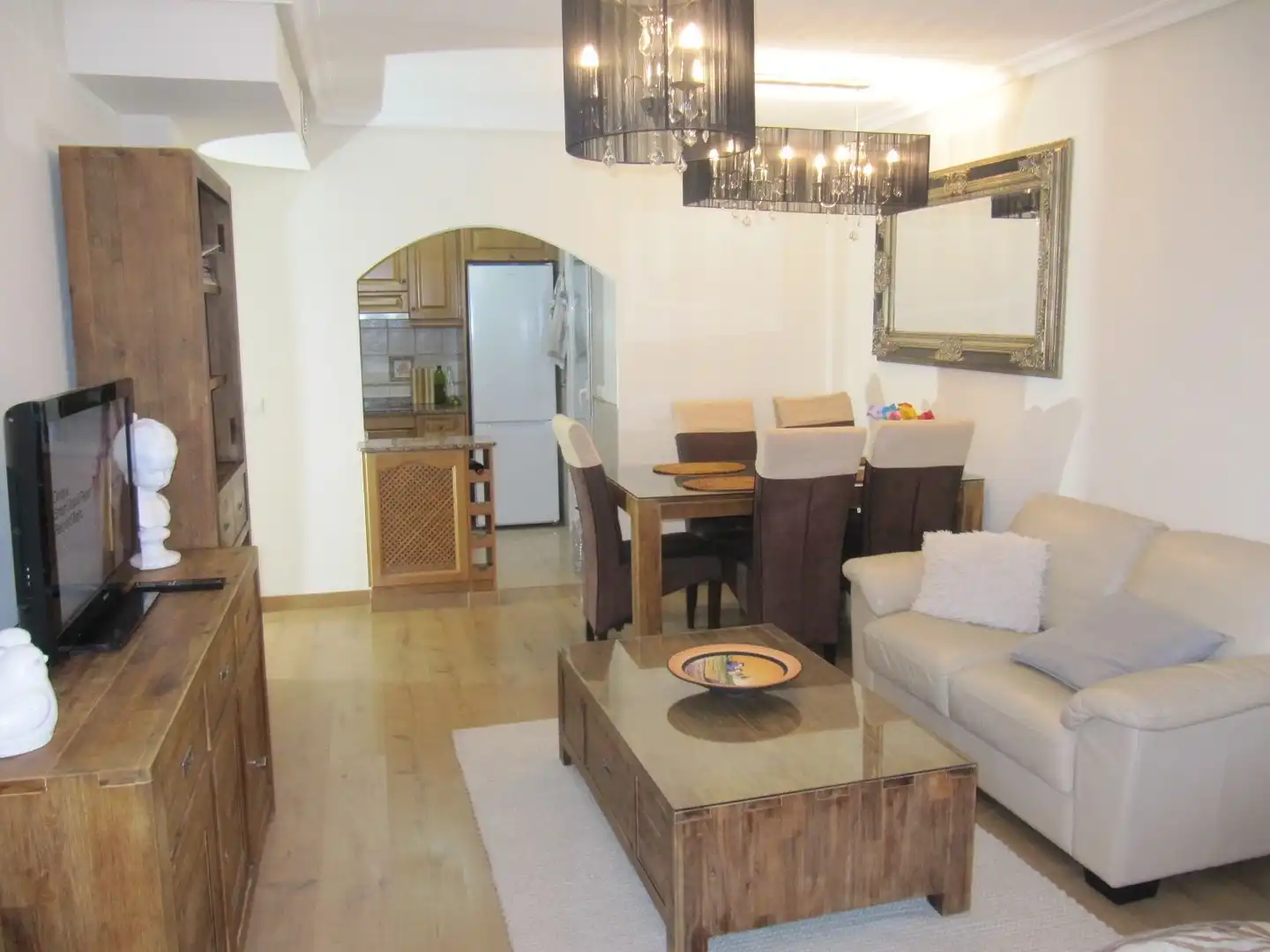 Sala d'estar de Casa adosada de lloguer en San Fulgencio amb Aire condicionat, Calefacció i Jardí privat