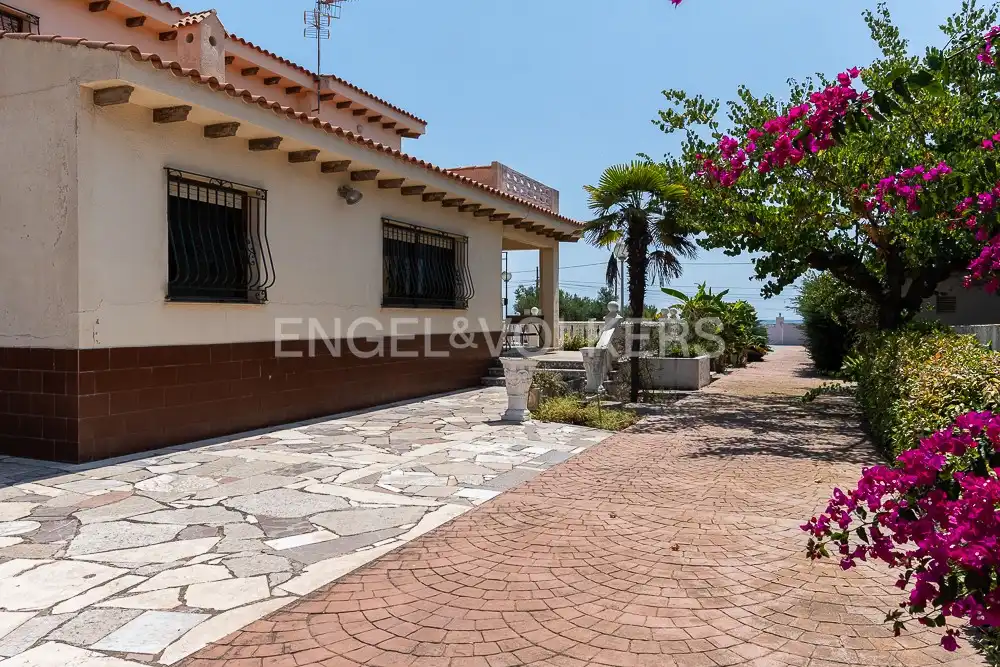 Vista exterior de Casa o chalet en venta en Vinaròs con Calefacción, Jardín privado y Terraza