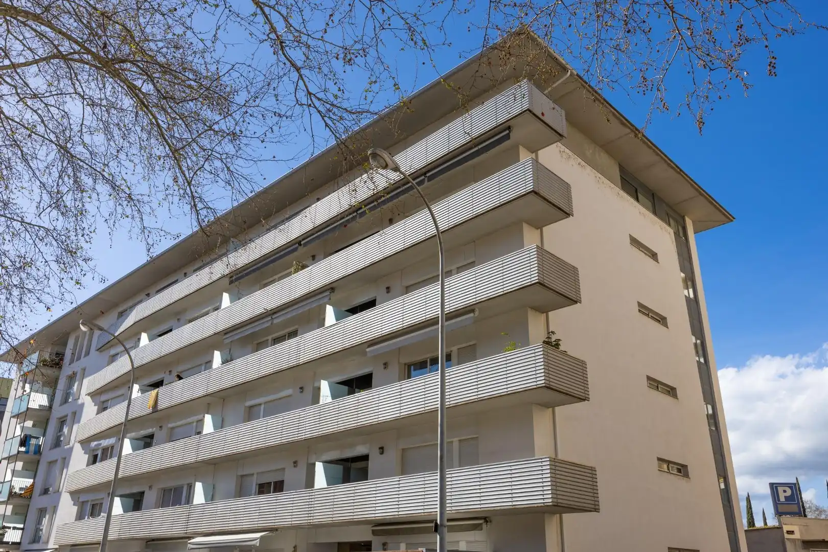 Vista exterior de Dúplex en venda en Girona amb Calefacció, Jardí privat i Piscina