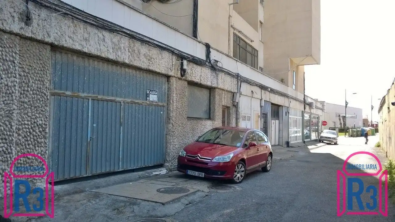 Local comercial en venda a Trobajo del Camino, imagen 2