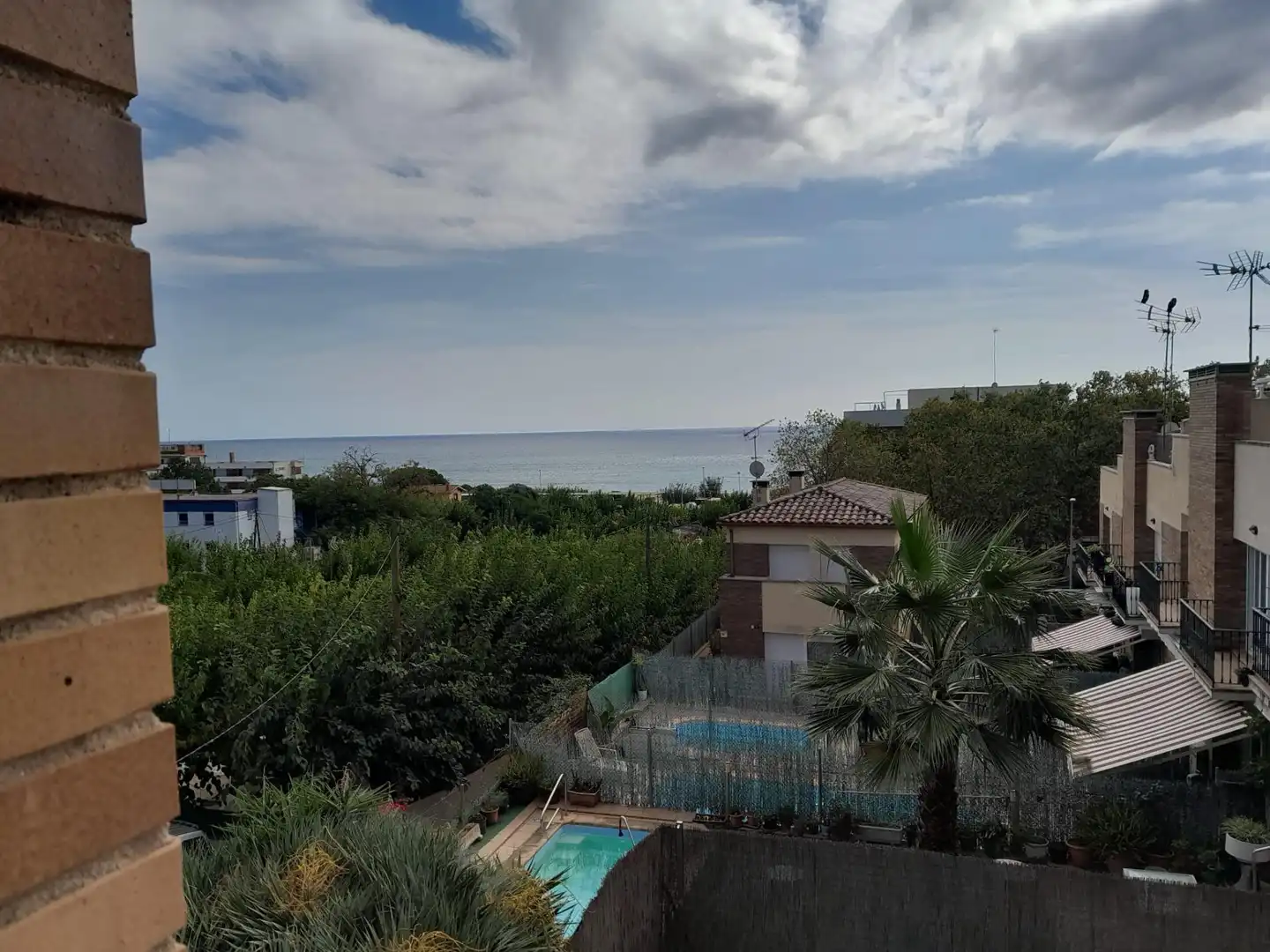 Vista exterior de Casa o xalet en venda en Canet de Mar amb Aire condicionat, Jardí privat i Terrassa
