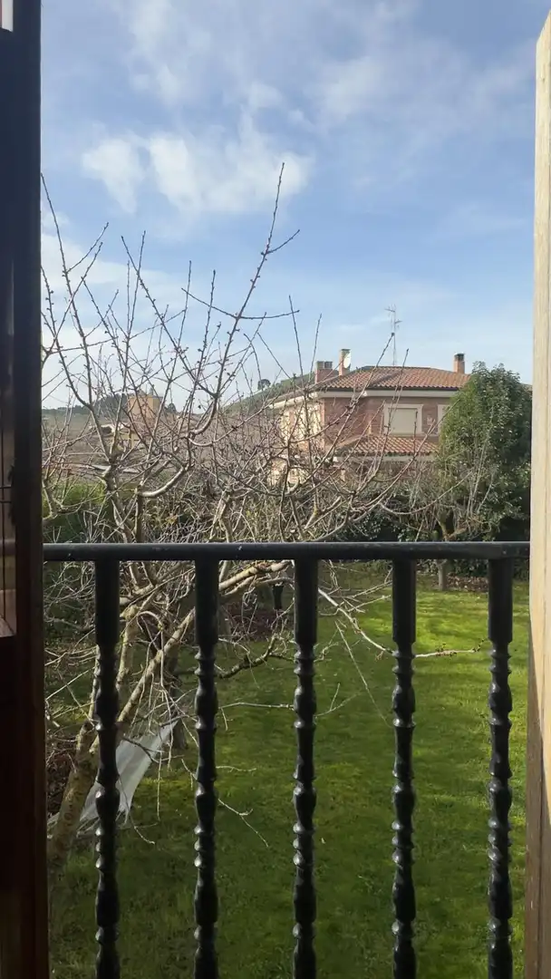 Vista exterior de Casa o chalet en venta en Baños de Rioja con Calefacción, Jardín privado y Terraza