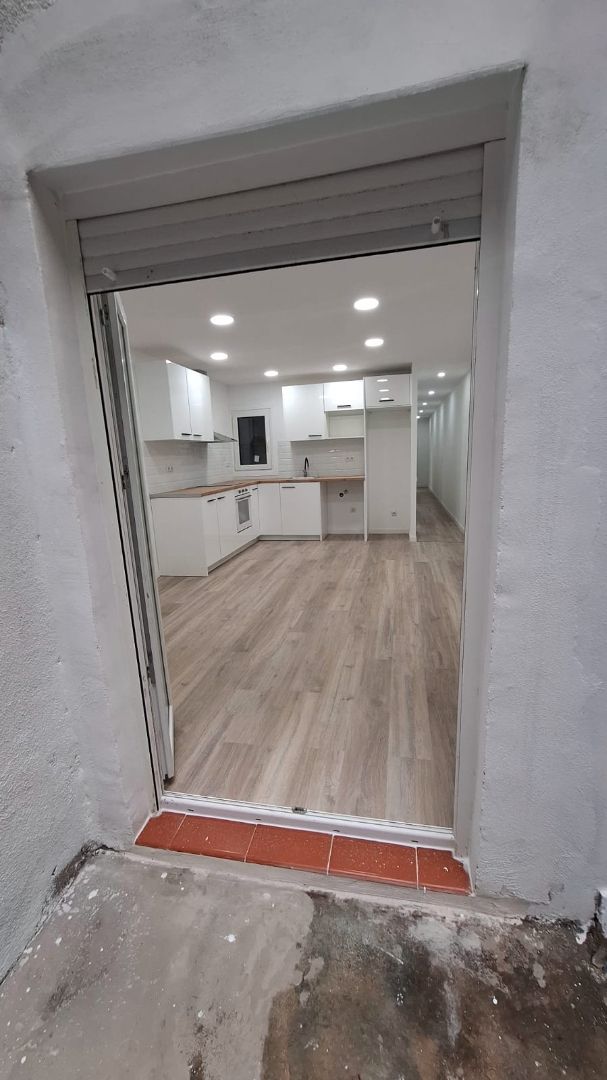 Cuina de Pis en venda en Santa Coloma de Gramenet amb Parquet i Terrassa