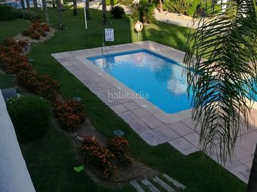 Piso con piscina en venta en Calle Cantil 15