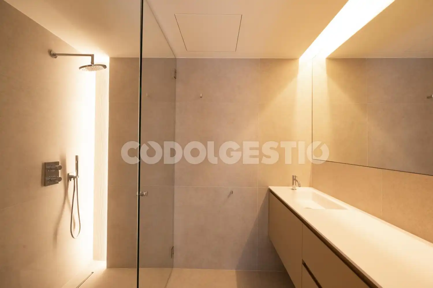 Baño de Piso en venta en Vic con Terraza