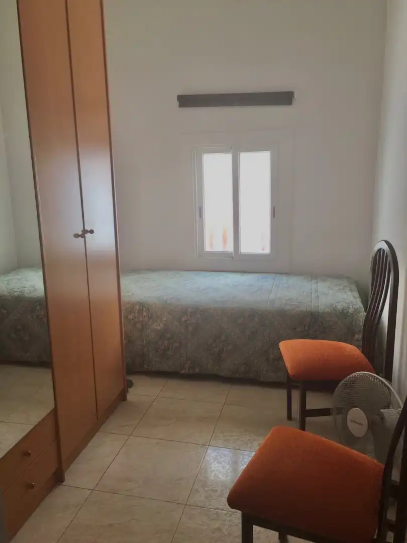 Schlafzimmer von Geschaftsraum zum Verkauf in Barcelona mit Möbliert