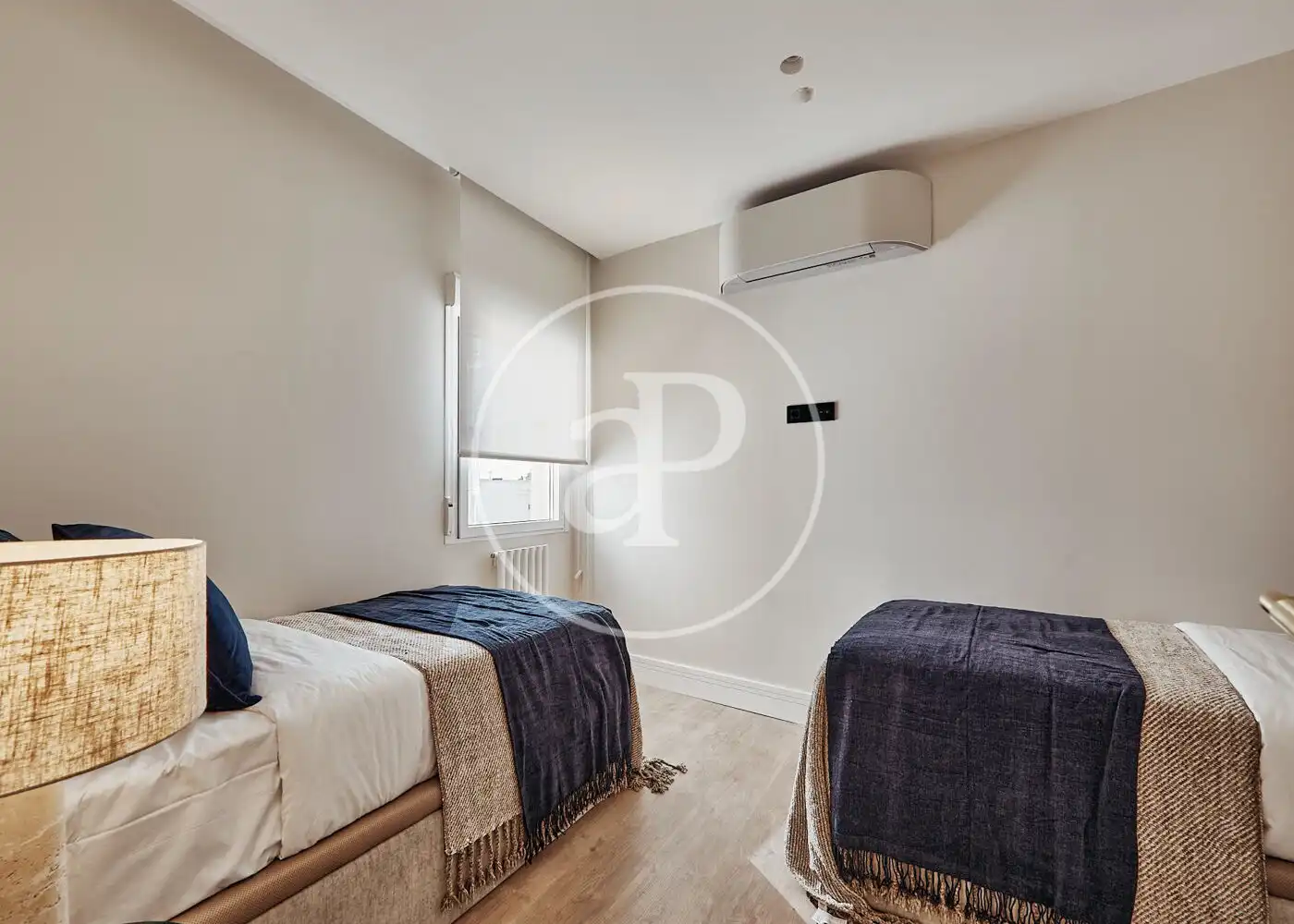 Bedroom of Flat for sale in Madrid  with Air Conditioner, Heating and Furnished