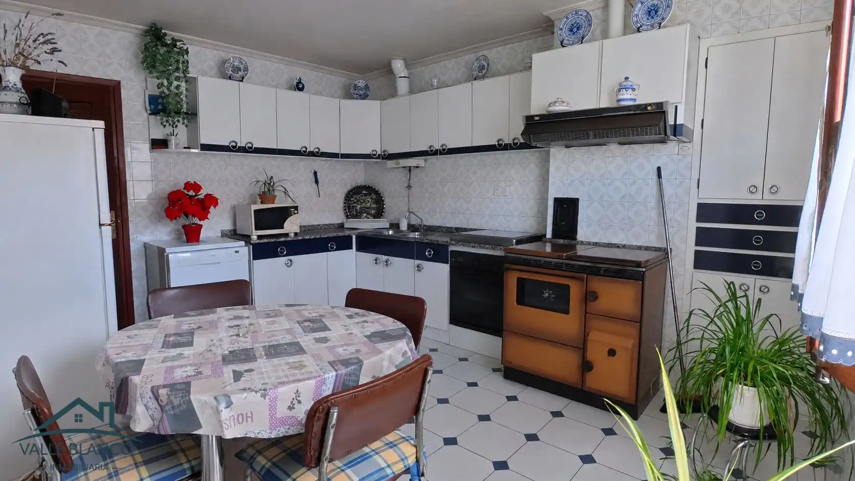 Cocina de Piso en venta en Campoo de Enmedio con Calefacción, Terraza y Trastero