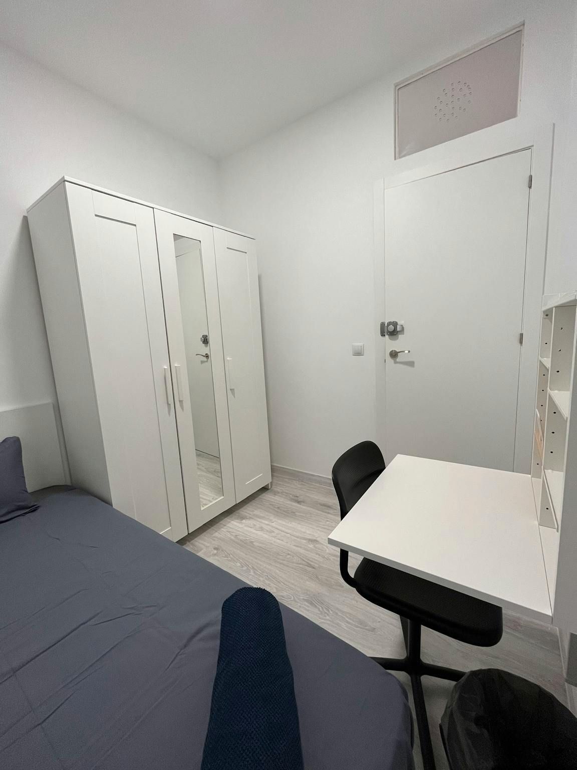 Dormitori de Pis per a compartir en  Barcelona Capital amb Rentadora