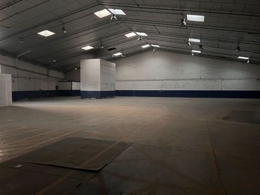 Industrial building to rent in Metalurgia