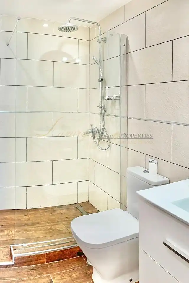 Bathroom of Houses for sale in Arona  with Air Conditioner, Terrace and Community pool