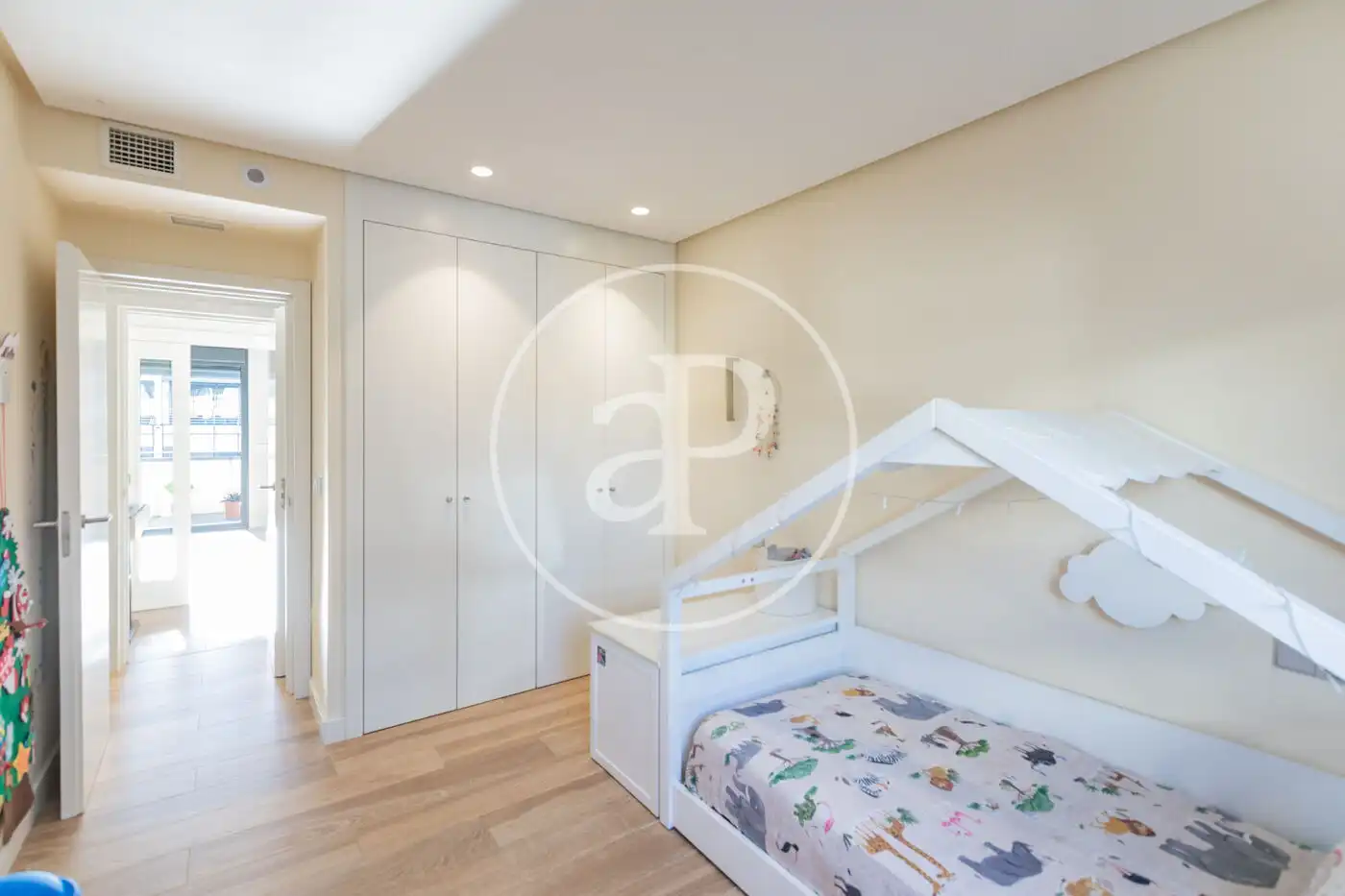 Dormitori de Pis en venda en Pozuelo de Alarcón amb Aire condicionat, Calefacció i Jardí privat