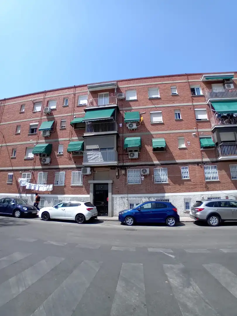 Außenansicht von Wohnung zum Verkauf in Madrid