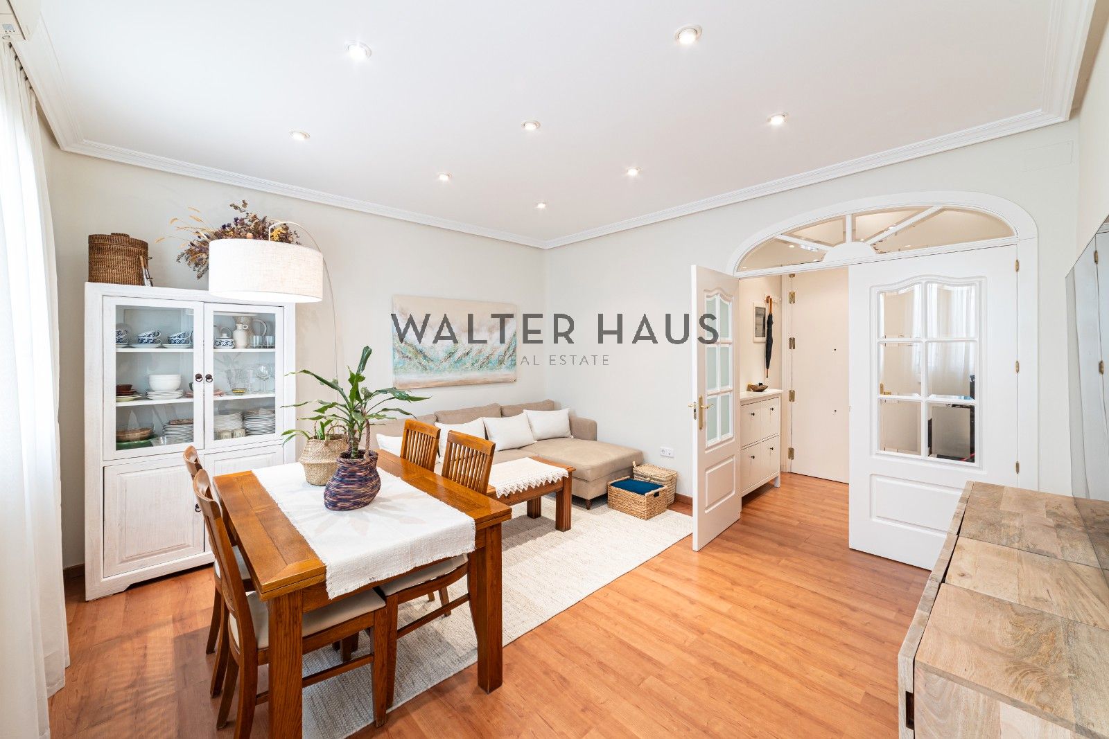 Dining room of Flat for sale in  Madrid Capital  with Air Conditioner, Heating and Furnished