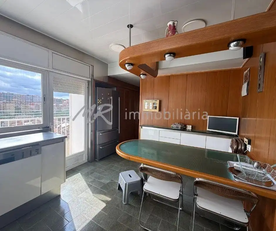 Cocina de Piso en venta en Granollers con Calefacción, Trastero y Amueblado