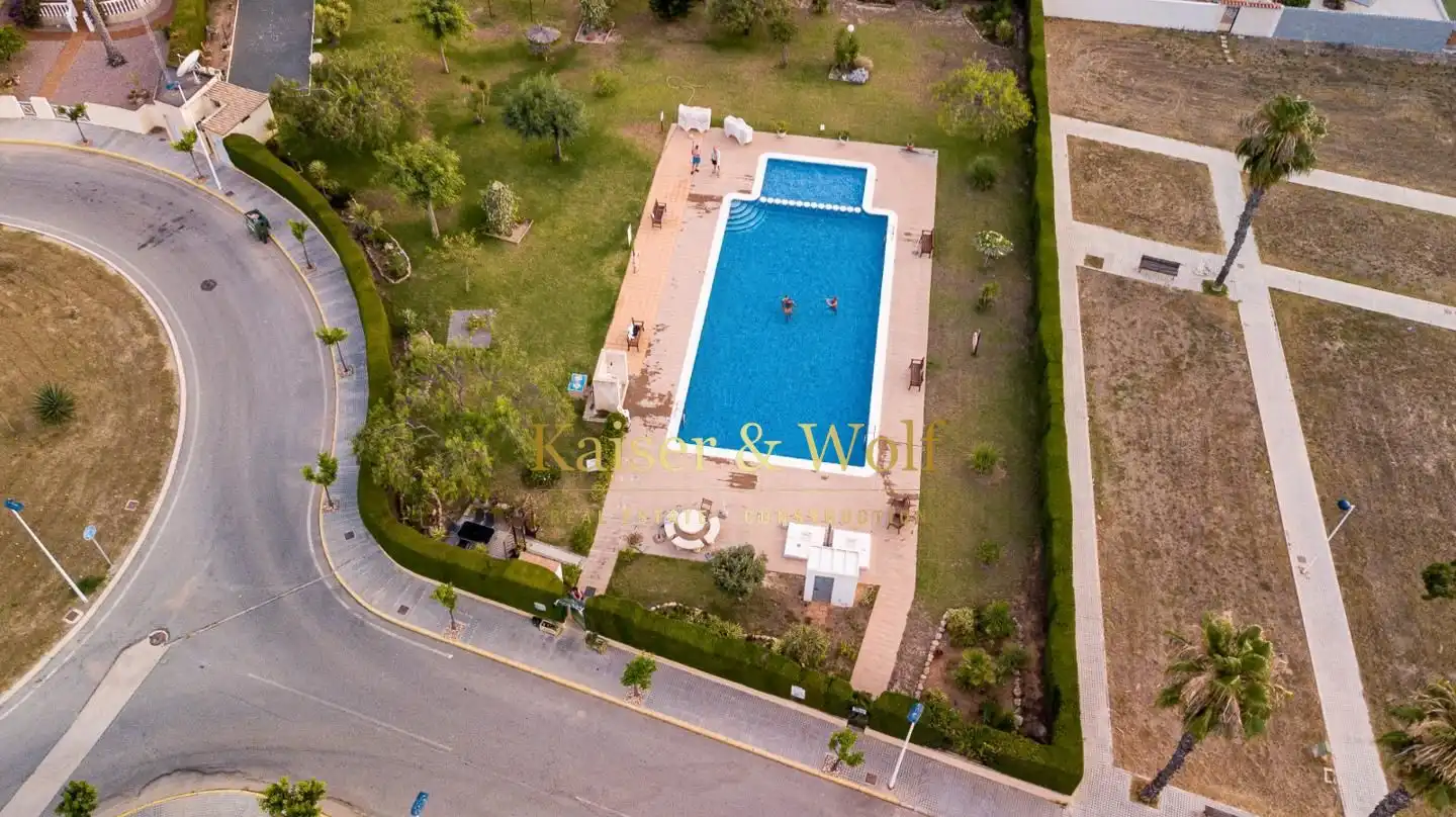 Piscina de Casa o xalet en venda en Torrevieja amb Jardí privat, Terrassa i Traster